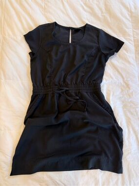 Women's Black Short-Sleeve Drawstring Mini Dress